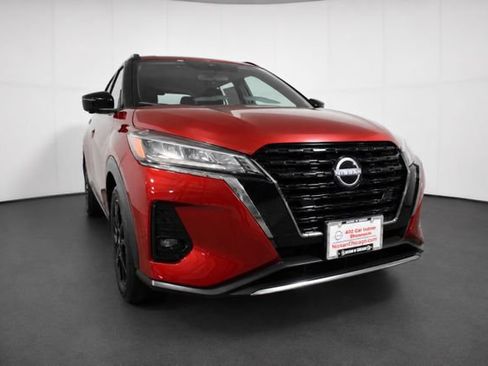 Used 2022 Nissan Kicks SR FWD image 3