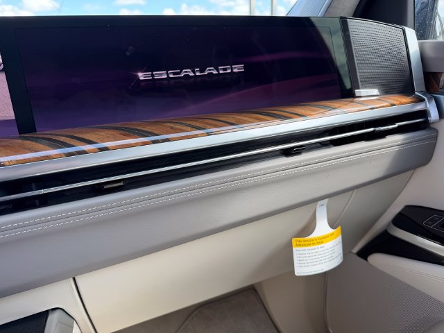 New 2026 Cadillac Escalade Platinum Sport AWD/4WD image 14