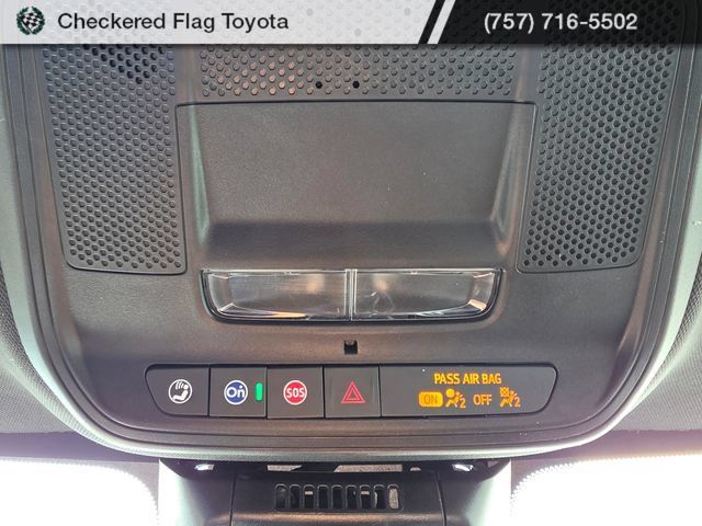 Used 2025 Chevrolet Equinox LT w/ Convenience Package II FWD image 16