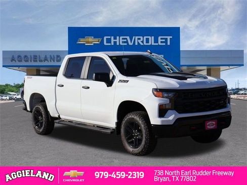 New 2026 Chevrolet Silverado 1500 Custom Trail Boss w/ LPO, Dark Essentials Package AWD/4WD image 3