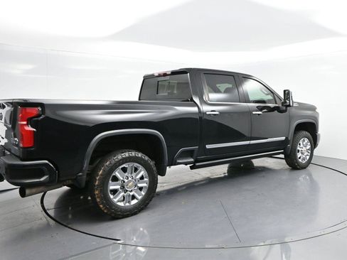 Used 2024 Chevrolet Silverado 2500 High Country w/ High Country Premium Package AWD/4WD image 7