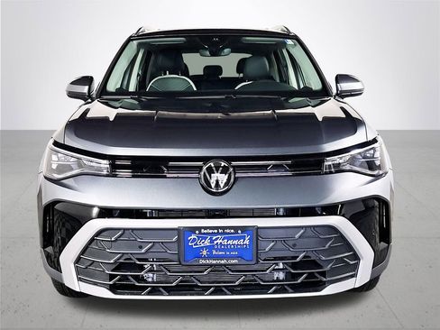 New 2025 Volkswagen Taos SE image 3