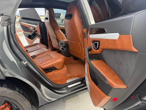 Used 2019 Lamborghini Urus AWD/4WD image 8