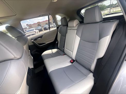 Used 2020 Toyota RAV4 XLE Premium AWD/4WD image 28