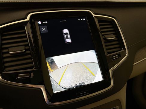 Certified 2023 Volvo XC90 B6 Ultimate w/ Lounge Package image 14