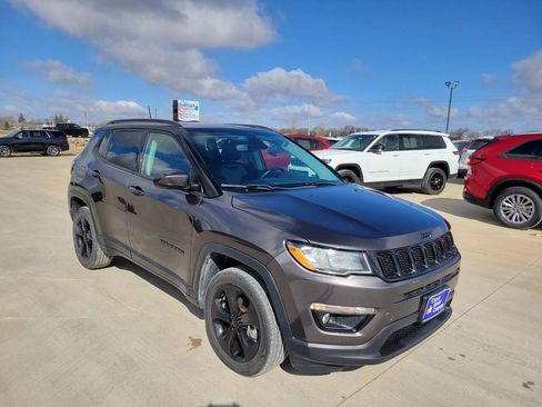 Used 2018 Jeep Compass Latitude AWD/4WD image 10