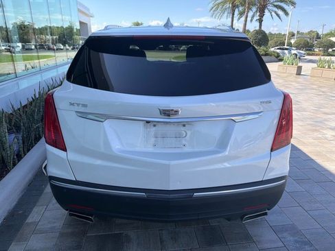 Used 2018 Cadillac XT5 Luxury w/ Driver Awareness Package FWD image 3