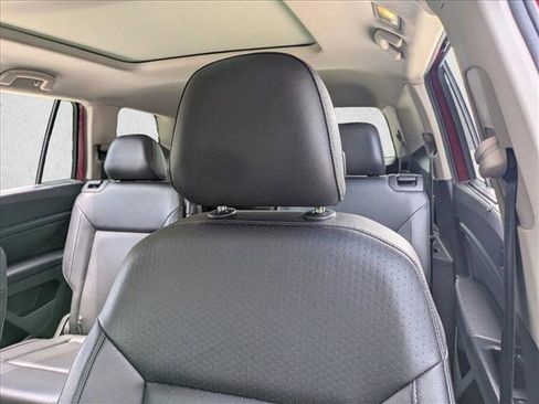 Used 2019 Volkswagen Atlas SE w/ Panoramic Sunroof Package FWD image 13
