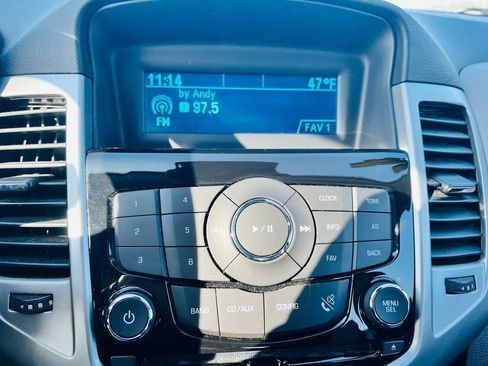 Used 2014 Chevrolet Cruze LS image 20