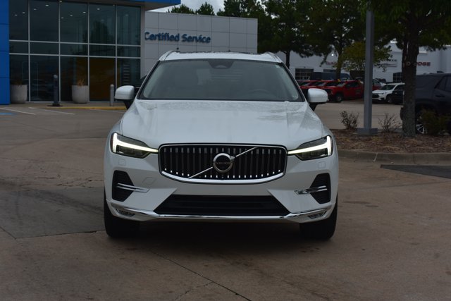 Used 2023 Volvo XC60 B5 Ultimate w/ Protection Package Premier FWD image 2