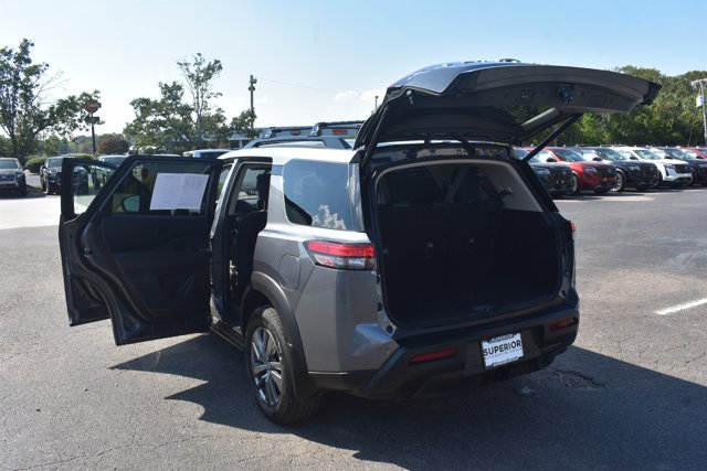 Used 2025 Nissan Pathfinder SV w/ SV Premium Package AWD/4WD image 17