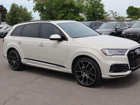 Used 2023 Audi Q7 3.0T Prestige w/ Prestige Package AWD/4WD image 3