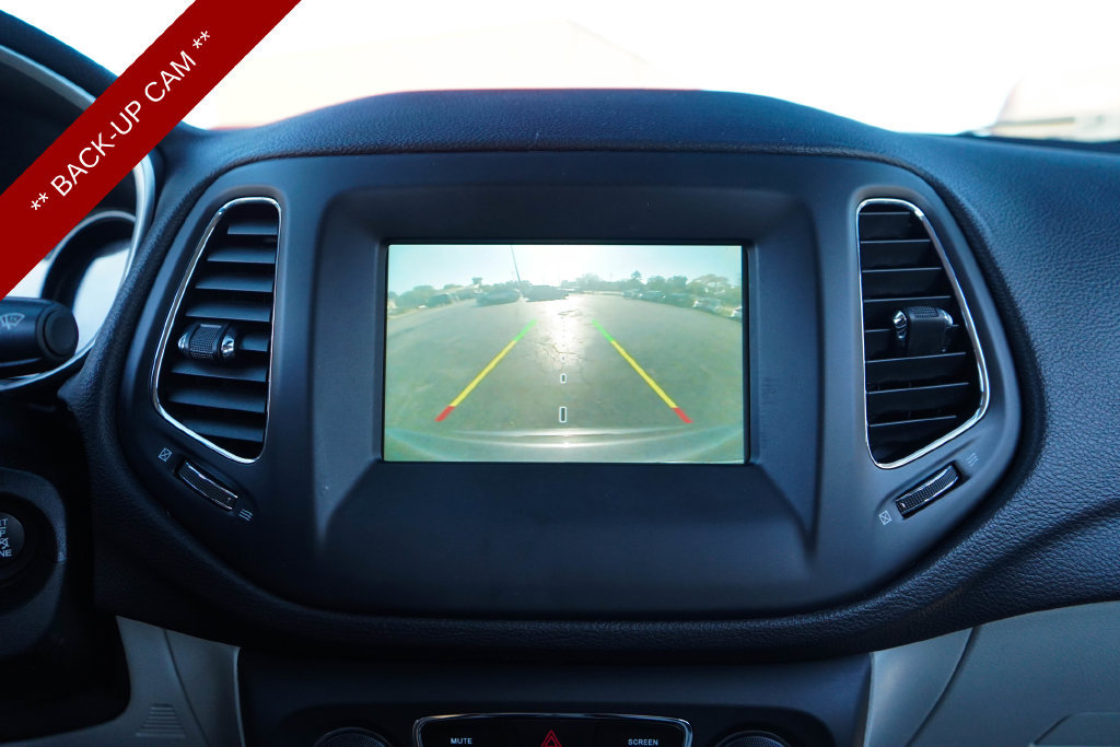 Used 2020 Jeep Compass Latitude FWD image 10