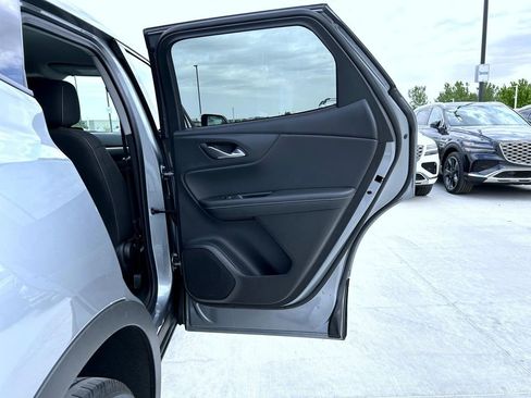 Used 2025 Chevrolet Blazer LT AWD/4WD image 18