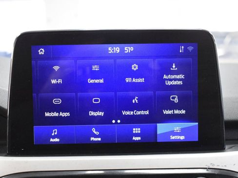 Used 2020 Ford Escape SE image 19