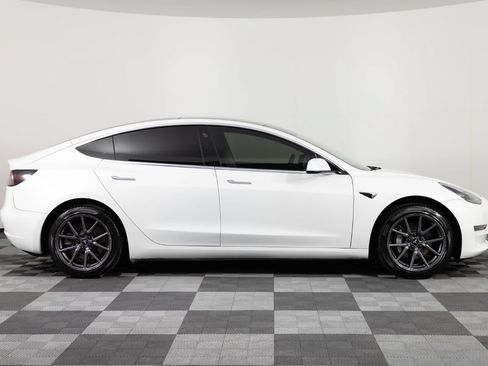 Used 2020 Tesla Model 3 Standard Range RWD image 8
