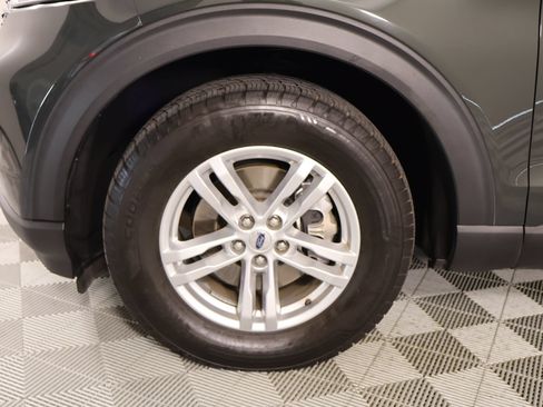 Used 2023 Ford Explorer XLT AWD/4WD image 18