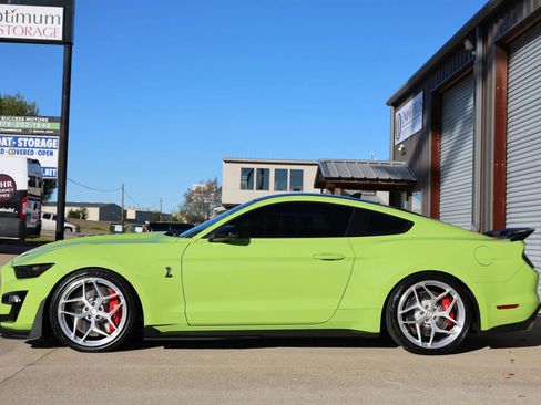 Used 2020 Ford Mustang Shelby GT500 w/ Technology Package image 9