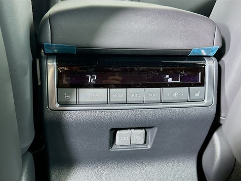 Used 2026 Lexus GX 550 w/ Accessory Package (2T) AWD/4WD image 24