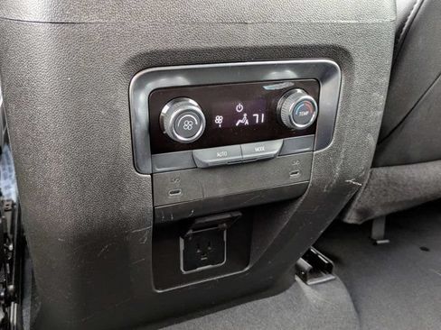 Used 2025 Chevrolet Tahoe LT AWD/4WD image 16