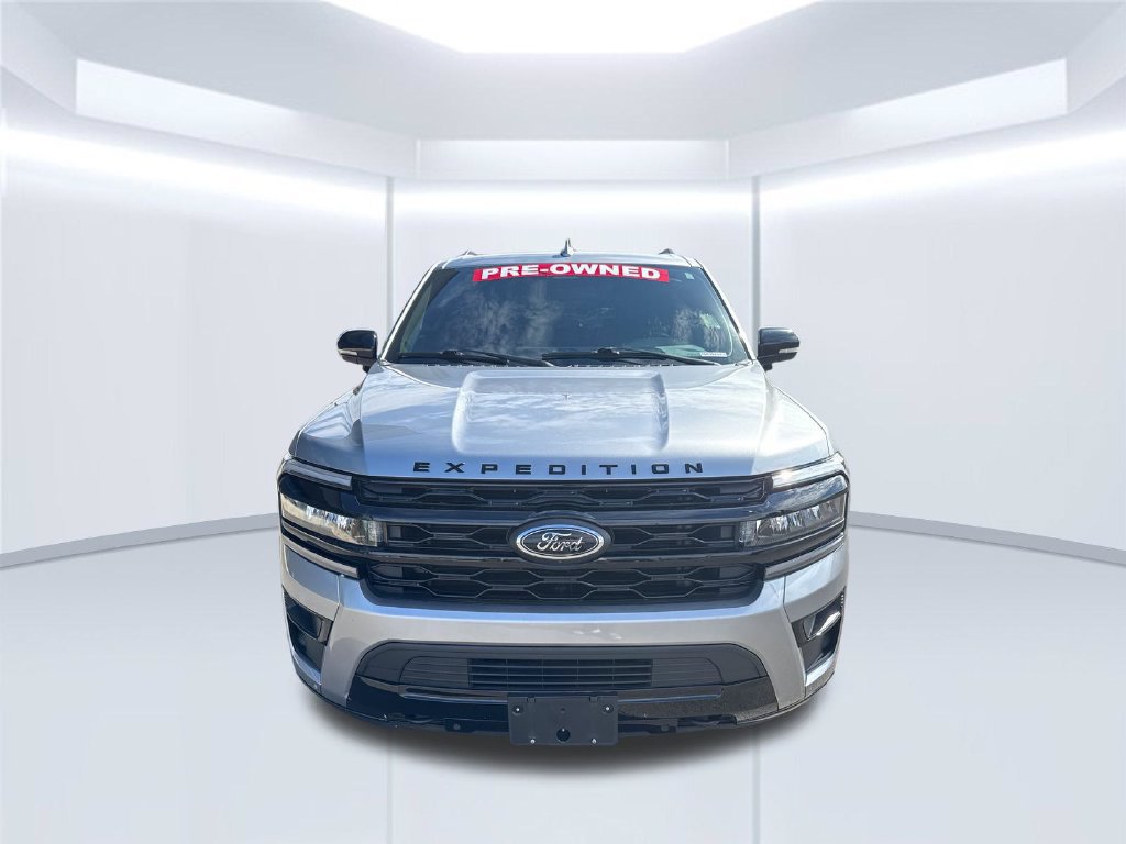 Used 2024 Ford Expedition Limited AWD/4WD image 16