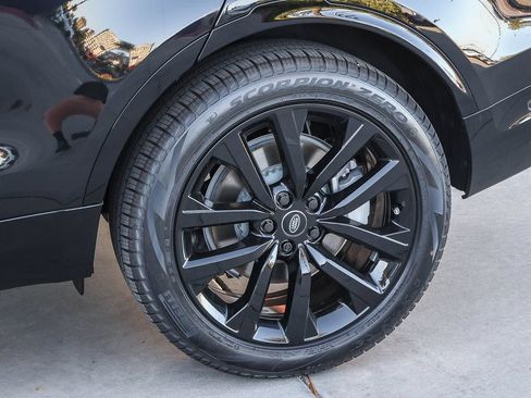 New 2026 Land Rover Discovery Dynamic SE AWD/4WD image 9