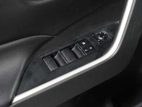 Used 2020 Toyota RAV4 LE image 28