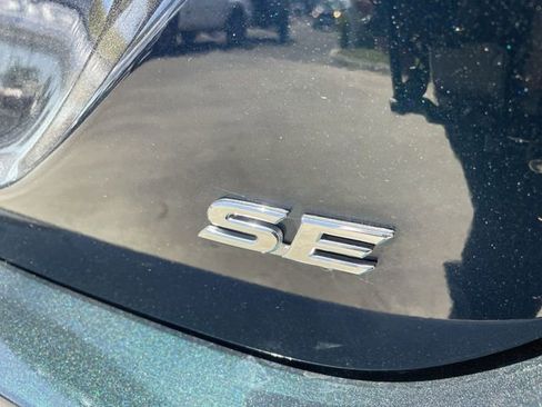 Used 2021 Toyota Camry SE FWD image 29