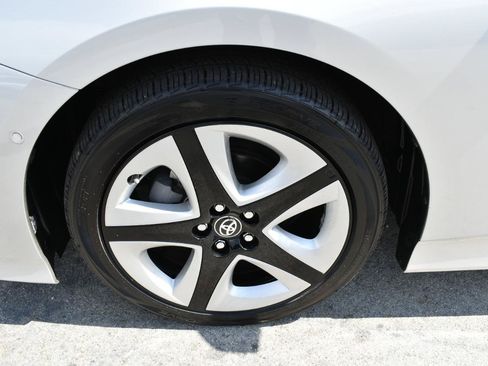 Used 2016 Toyota Prius Four Touring w/ Premium Convenience Package FWD image 29