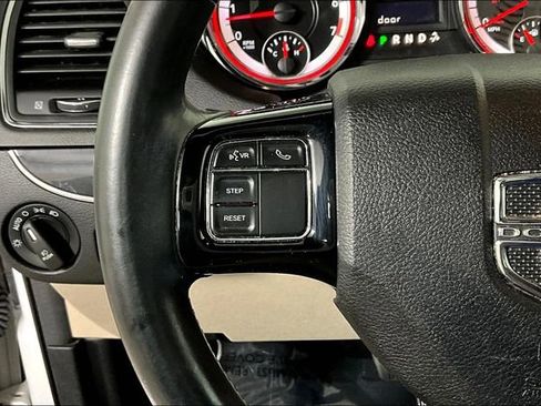 Used 2019 Dodge Grand Caravan SXT image 18