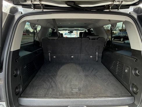 Used 2020 Chevrolet Suburban LT image 11