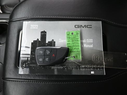 Used 2022 GMC Sierra 1500 AT4X image 19