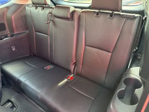 Used 2023 Toyota Highlander Platinum image 25
