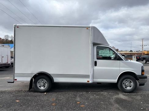 New 2025 Chevrolet Express 3500 w/ Power Convenience Package image 11