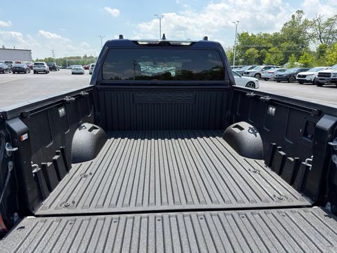 Used 2025 Toyota Tundra Platinum AWD/4WD image 31