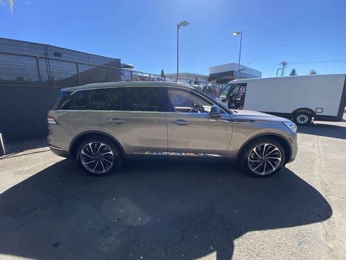 Used 2020 Lincoln Aviator Reserve w/ Equipment Group 202A AWD/4WD image 7