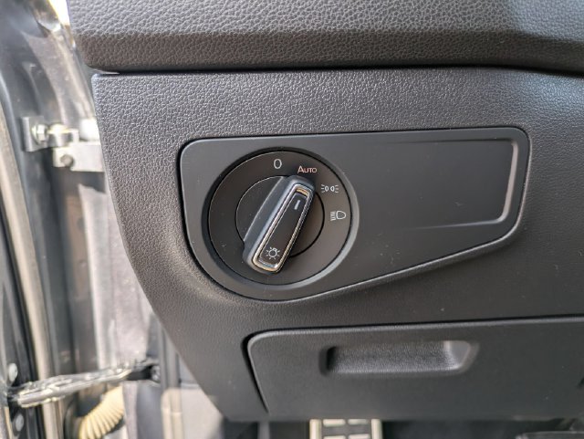 Used 2023 Volkswagen Tiguan SE R-Line AWD/4WD image 18