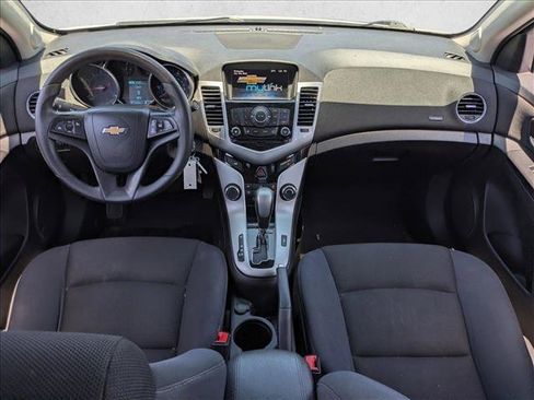 Used 2016 Chevrolet Cruze LT w/ Technology Package FWD image 13