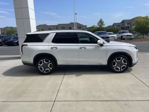 Used 2024 Hyundai Palisade Limited FWD image 6