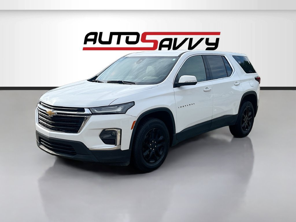 Used 2023 Chevrolet Traverse LS w/ Safety Package FWD image 3