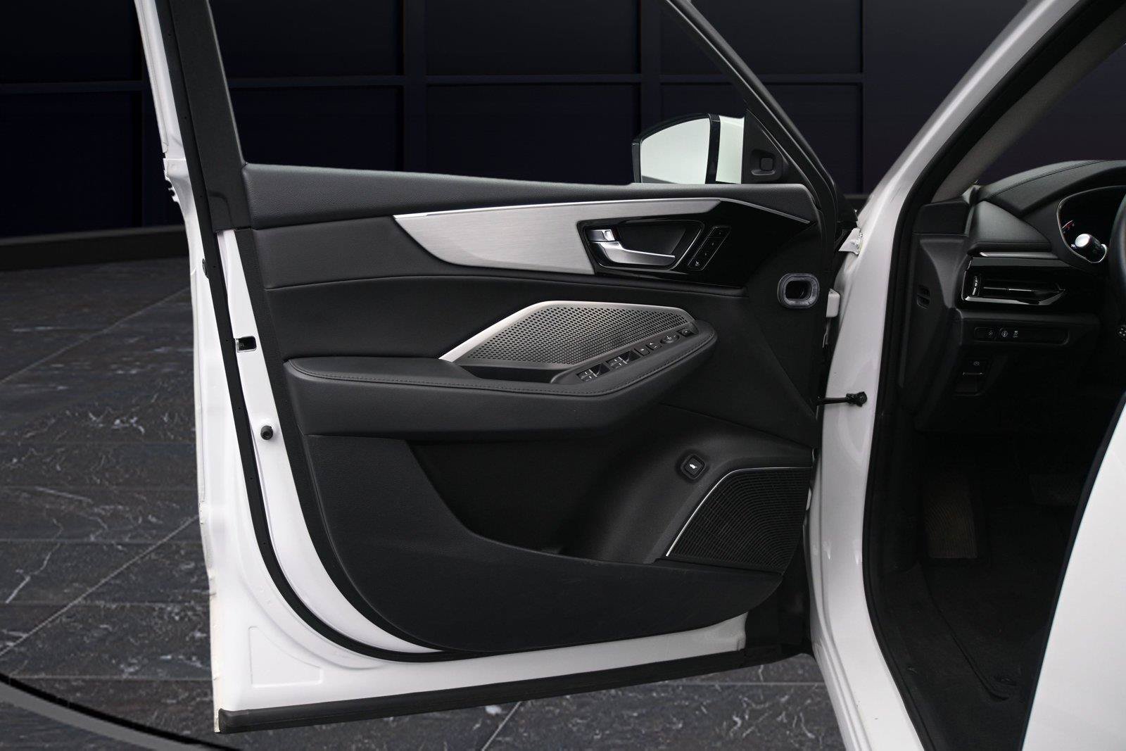 Certified 2023 Acura MDX SH-AWD image 8