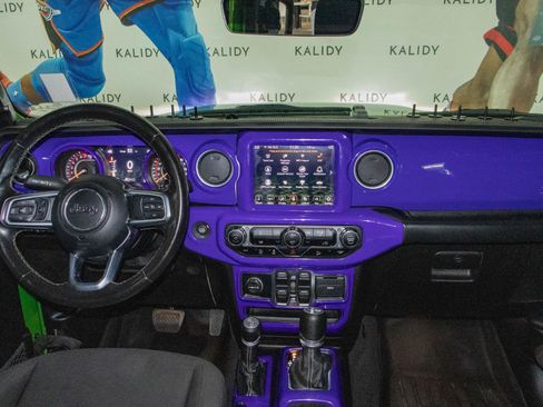 Used 2020 Jeep Wrangler Unlimited Sahara w/ Uconnect 4C Nav & Sound Group image 3