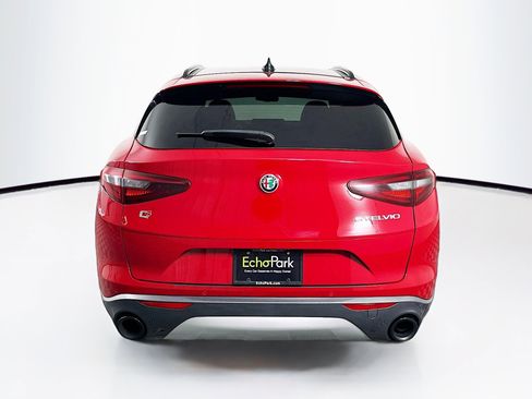 Used 2023 Alfa Romeo Stelvio Ti image 7
