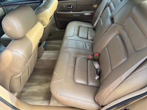 Used 1999 Cadillac De Ville w/ Comfort/Convenience Pkg image 21