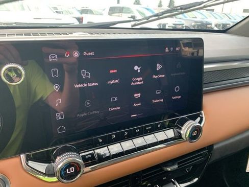 New 2025 GMC Canyon AT4 image 19