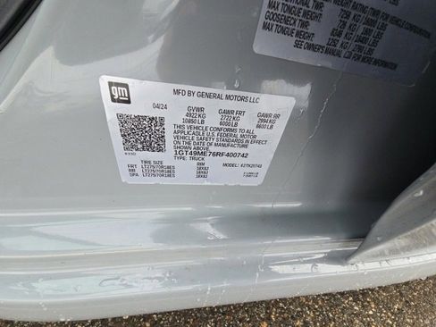 Used 2024 GMC Sierra 2500 SLE w/ LPO, GMC Protection Package image 30