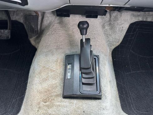 Used 1989 GMC Suburban 4WD image 19