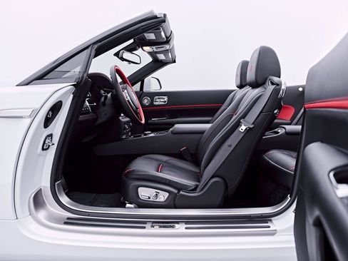 Used 2020 Rolls-Royce Dawn RWD image 47