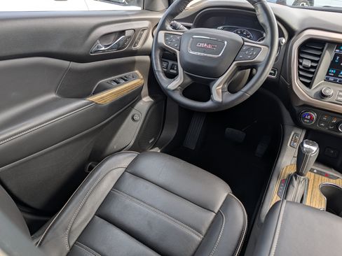 Used 2018 GMC Acadia Denali w/ Technology Package AWD/4WD image 9