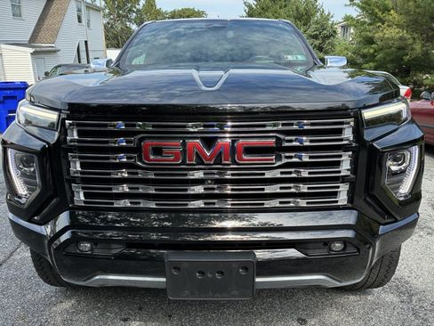 Used 2023 GMC Canyon Denali AWD/4WD image 2